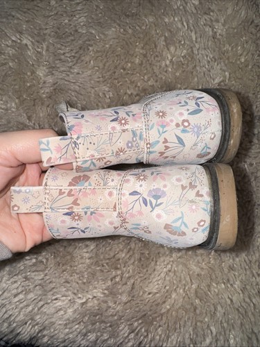 Cat & Jack Giovanna Toddler Girls' Lace-Up Side-Zipper Combat Boots Beige Floral - Picture 3 of 4