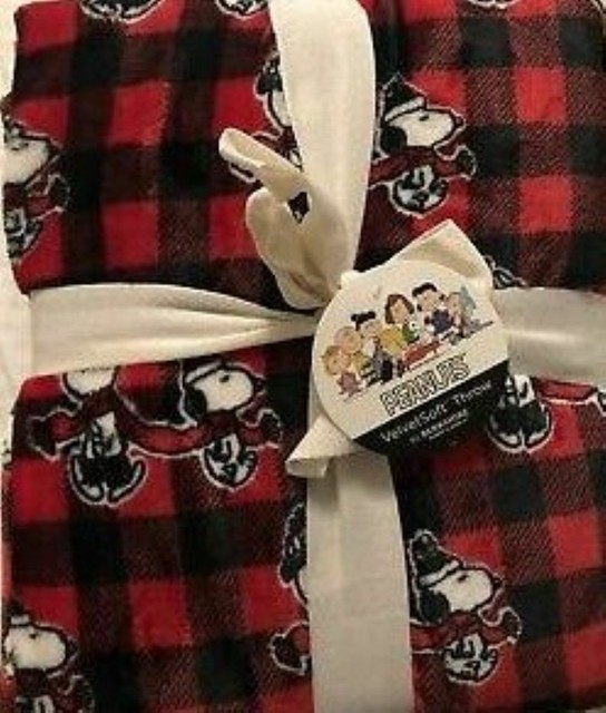 Berkshire Peanuts Snoopy Red/Black Plaid Winter Velvet Soft Throw