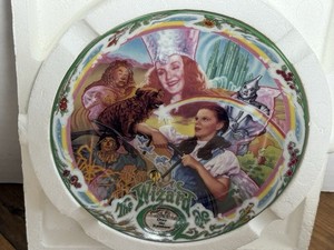 bradford exchange plates Over The Rainbow From Wizard Of Oz With Music box(C)