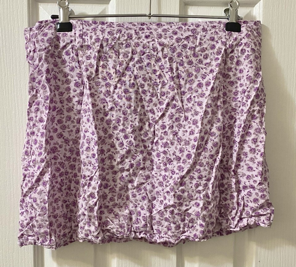MOTEL Ladies Lilac Purple Floral Mini Skirt With Slit Size M (AU10)