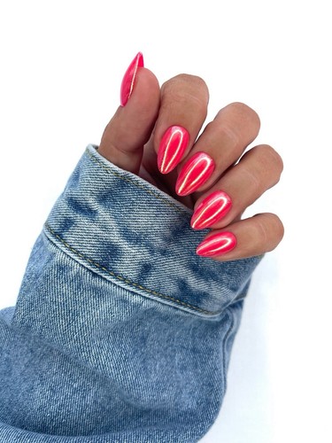Red Aspen Press On Nails, Medium Almond, Optimistic Ollie - Picture 3 of 5
