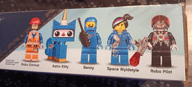 The LEGO Movie 70816 Benny's Spaceship New sealed Robo Emett Astro Kitty Droids