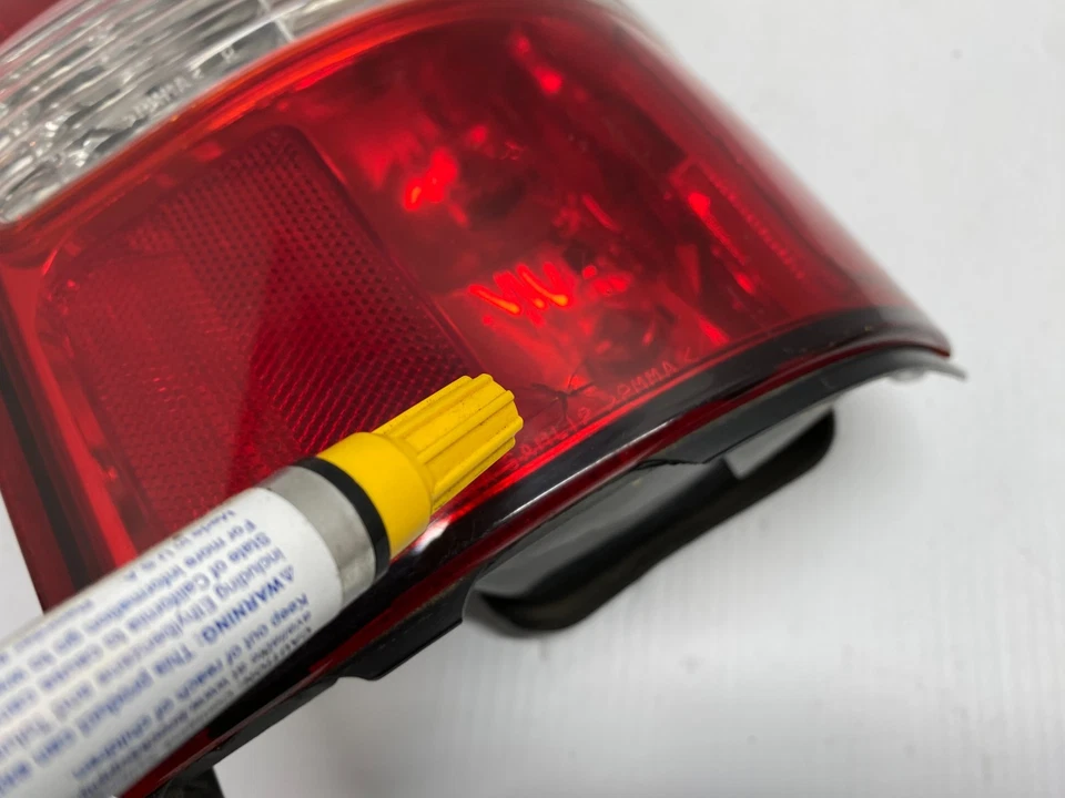 KIA SPORTAGE 1998-2002 LUZ TRASERA DERECHA PASAJERO OEM, 166-60394R Foto 3 de 4