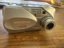 Olympus Digital Camera Camedia D-560 Zoom 3.2MP Silver Tested