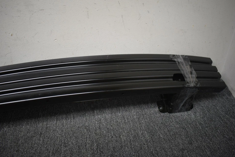2018-2019 NISSAN LEAF REAR BUMPER FACTORY OEM - Image 3 of 4
