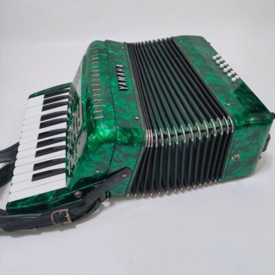YAMAHA ヤマハ YA-12 ？アコーディオン　グリーン 廃盤 YAMAHA アコーディオン YA-12 グリーン 動作確認済み