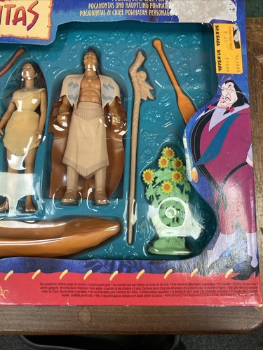 Disneys Pocahontas&Chief Powhatan figure collection set - Picture 3 of 6