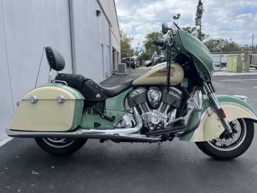 2019 Indian Motorcycle Chieftain Classic Icon Series Willow Green/Ivory C 