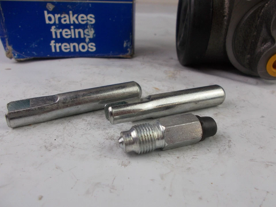 Drum Brake Wheel Cylinder Rear CARQUEST WCA37222 fits; International Harvester - Image 2 of 4