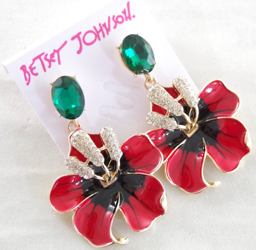 ORECCHINI PENDENTI GOCCIA STRASS CRISTALLO FIORE DI IBISCO ROSSO 2,25" BETSEY JOHNSON - Foto 10 di 15