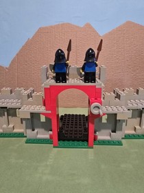 LEGO Castle 6073 Black Falcon's Castle 100% Complete w/ Instructions