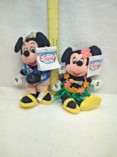 Disney Store Exclusive Tourist Mickey  Hula Minnie 8"Plushie New w Tags Retired