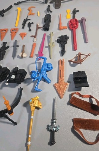 Lot of 50+ Vintage Action Figure Weapons & Accessories – G.I. Joe, MOTU, Star... - Picture 2 of 3