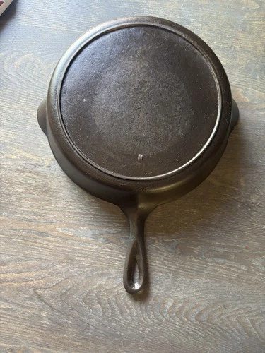 Lodge No Notch #9 Raised Number Unmarked * REPAIRED HANDLE*