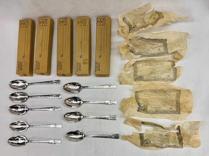 1939 New York World's Fair 9 Silverplate Spoons and 5 Original Boxes