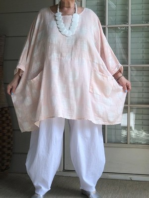LAGENLOOK BOHO ARTSY OVERSIZED POLKA DOT PINK WHITE TUNIC WITH NECKLACE ONE SIZ