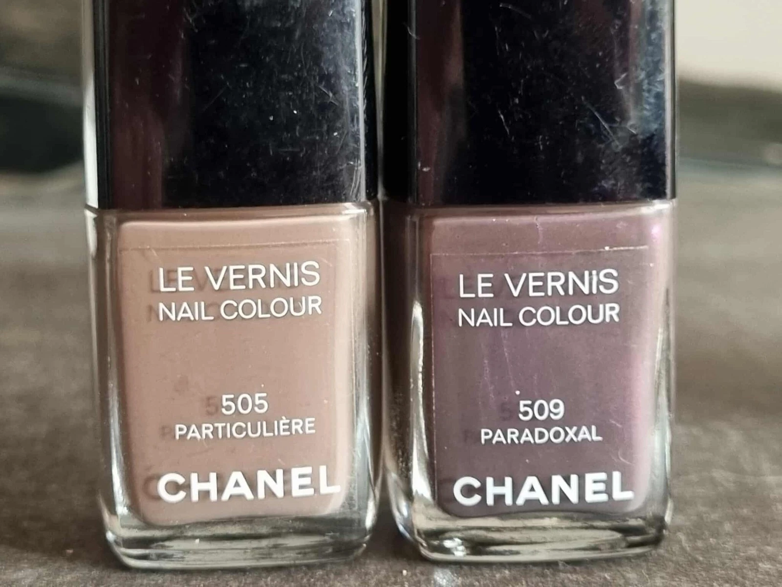 Set of 2 CHANEL Le Vernis Nail Polish- 505 Particuliere, 509 Paradoxal
Opens in a new window or tab