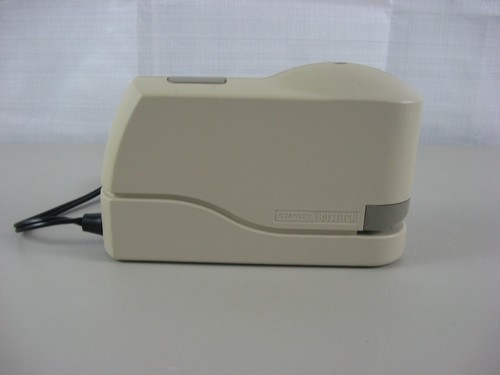 Stanley Bostitch Premium Impulse Drive Electric Desktop Stapler 02011 - Picture 3 of 8