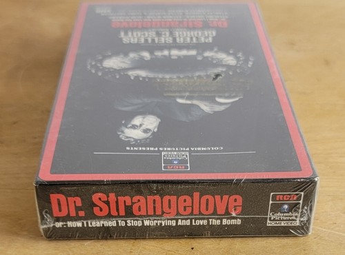 Dr. Strangelove 1983 Sealed VHS RCA Columbia Watermark On side, B&W hi-fi 60172 - Picture 7 of 7