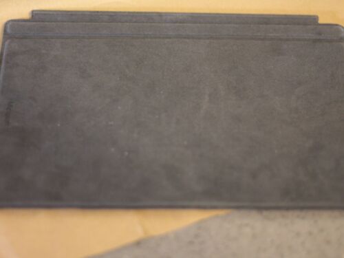 Microsoft Surface ENGLISH Type Cover 1654 Black - Picture 2 of 5