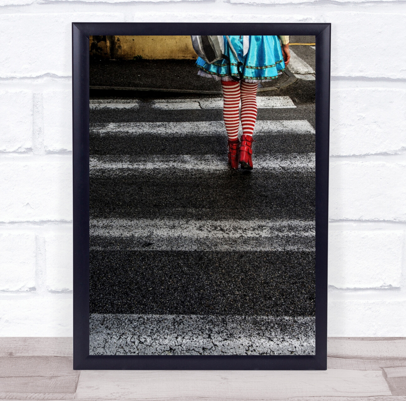 SAOLA Calze a righe gambe zebrate incrocio abito borsa asfalto parete stampa artistica