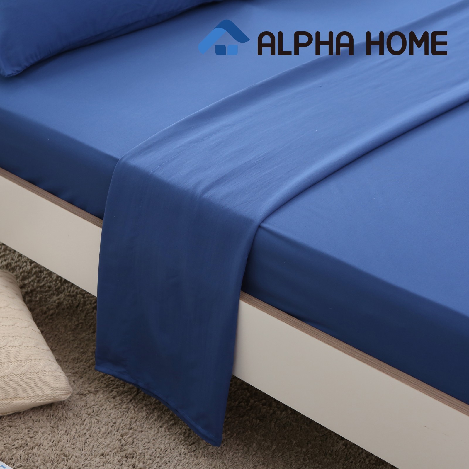 4-Piece Bed Sheet Set 1 Fitted Sheet 1 Flat Sheet 2 Pillowcases Queen Size Blue