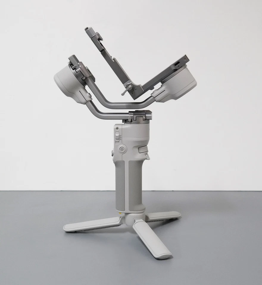 Mini estabilizador cardán de 3 ejes DJI RS 4 - gris CP.RN.00000442.01 Foto 3 de 4