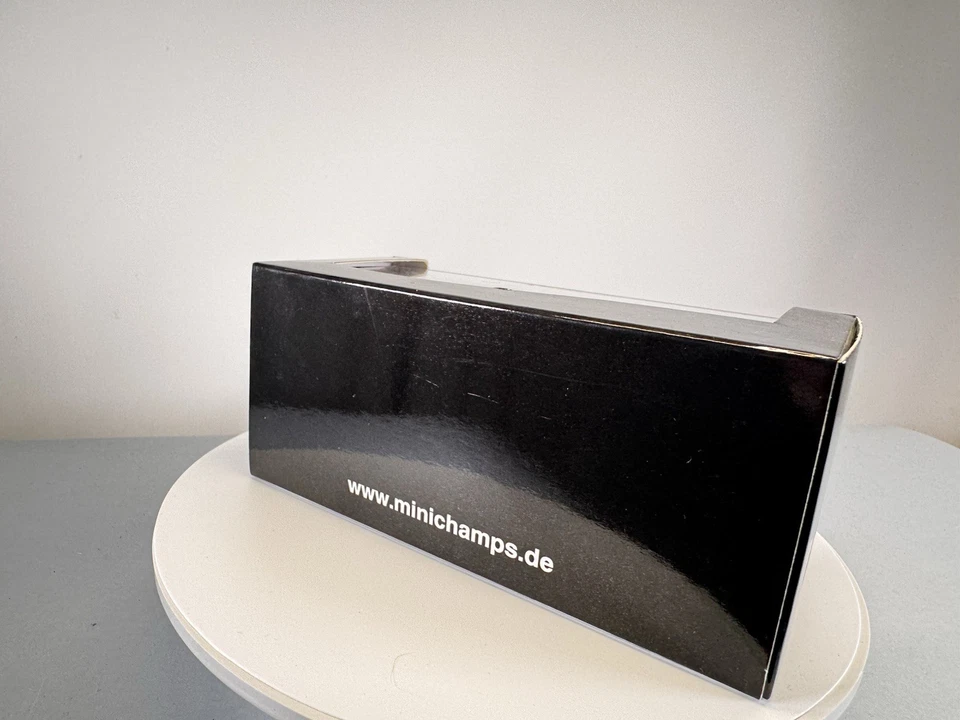 Peugeot 205 Gti 1990 Blanco MINICHAMPS 1:43  Foto 2 de 4