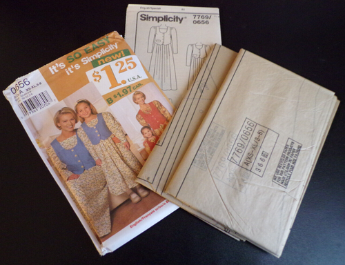 Simplicity Sewing Pattern 0656 Misses Girls Dress Matching Sizes 3-8 and XS-XL - Picture 4 of 6