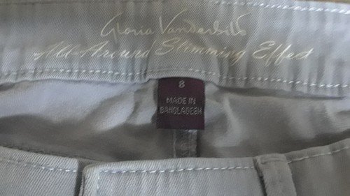 Size 8 GLORIA VANDERBILT Lavender All Around Slimming Effect Stretch Capris - Picture 3 of 4