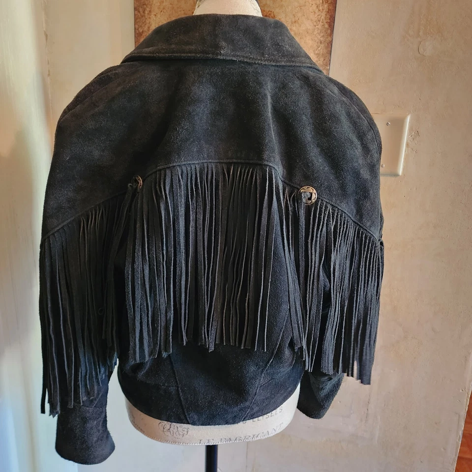 Chaqueta de cuero para mujer New York Classics motocicleta de colección flecos y conchos pequeña Foto 2 de 4