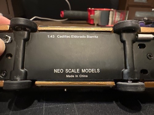 1:43 NEO CADILLAC ELDORADO BIARRITZ METALLIC BROWN - Picture 4 of 4