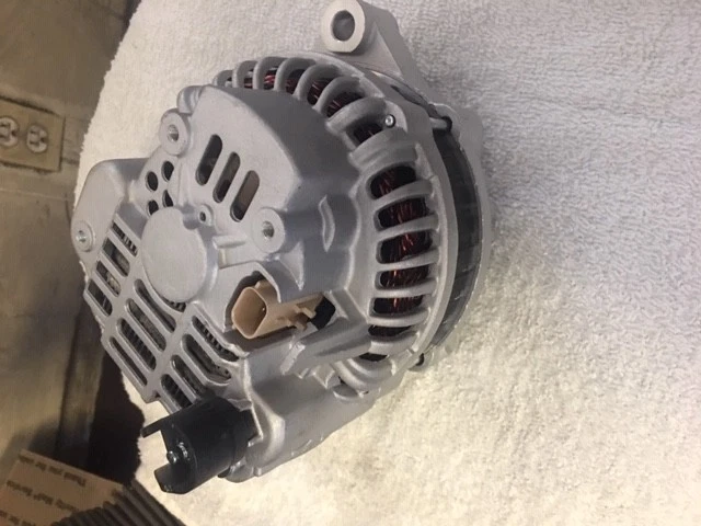 HIGH 220AMP ALTERNATOR Fits CHRYSLER PT CRUISER DODGE NEON 2.0 2.4L L4 2003-2005 Foto 2 de 2