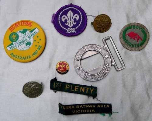 BOY SCOUTS BADGES, PATCHES, WAIST BELT HALF, BUSY BEES ACHIEVEMENT BADGES & ETC