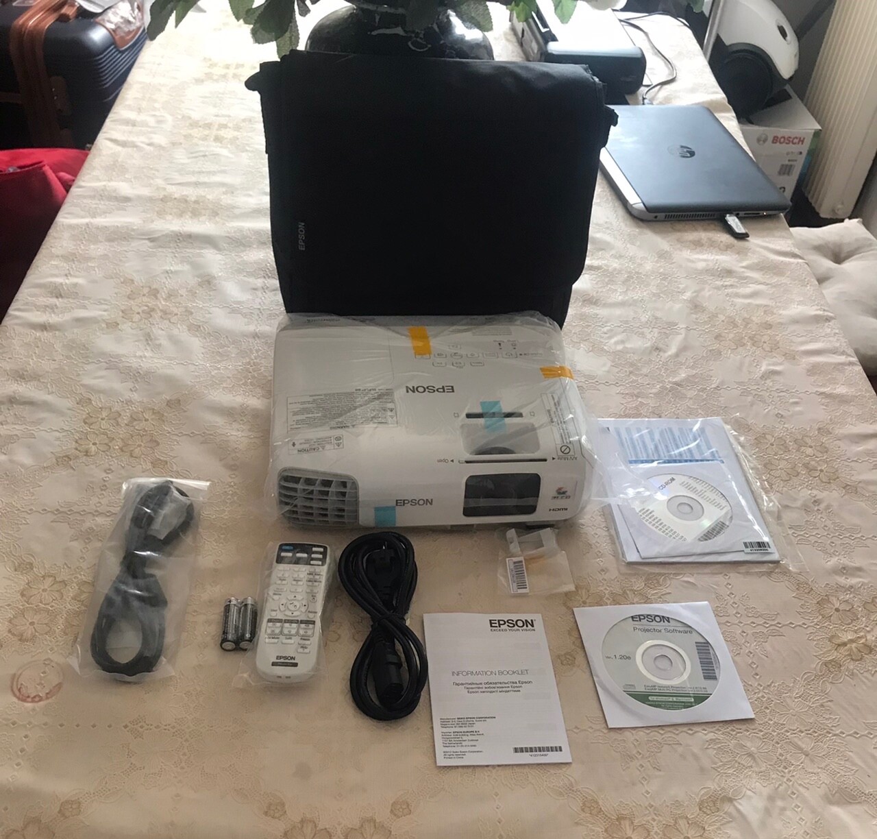EPSON Eb-x27 Projecteur HDMI H692B pour en finir avec les textes flous en réunion