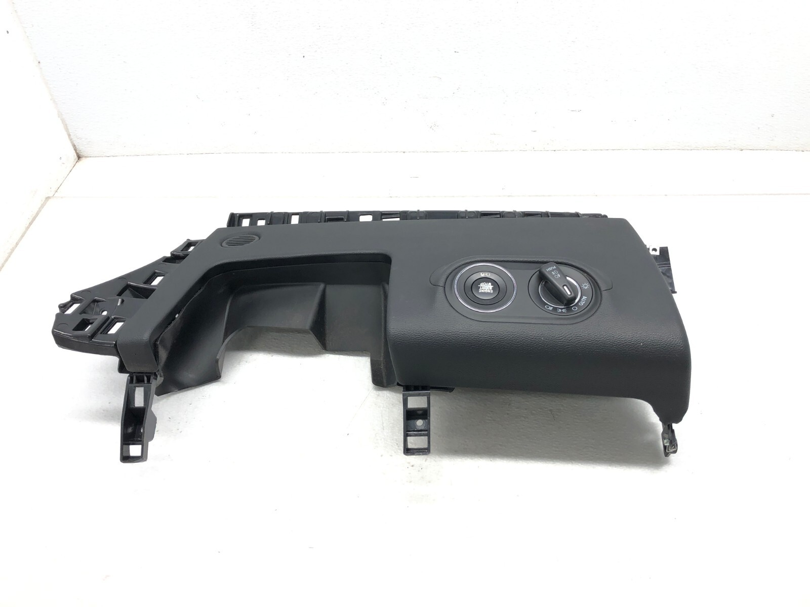 2017-2020 MASERATI LEVANTE LEFT DRIVER FRONT DASH LOWER KNEE TRIM PANEL OEM