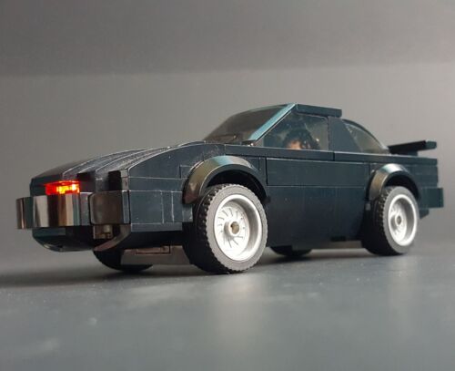 Custom Lego KITT Knight Rider MOC w/Season 1+2 & Season 3+4 Dashboards - Picture 8 of 10