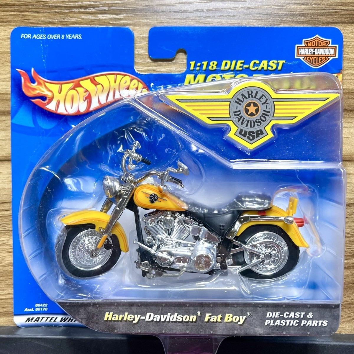 Hot Wheels Harley-Davidson Fat Boy Yellow Motorcycle 1:18 Scale 5