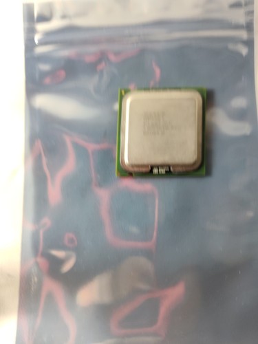 Intel Pentium D 820 2.8GHz /2M /800 / 05A CPU SL8CP socket 775 dual-core - Picture 3 of 5