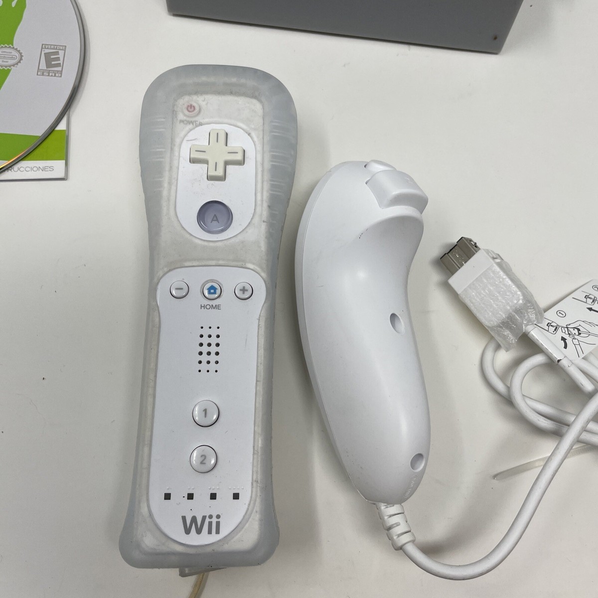 Nintendo Wii White Console (RVL-001) Bundle GameCube