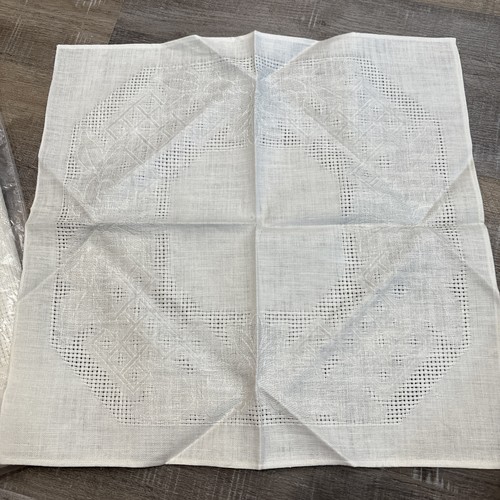 Vintage MCM Bates Pure Irish Linen Tablecloth 52”x68” Napkins Etamine Border - Picture 8 of 9