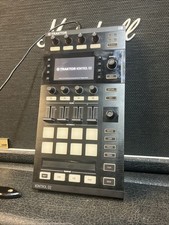Native Instruments Traktor Kontrol D2 DJ Controller