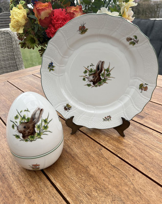 HEREND Speiseteller 1524/CHTGW aus Jagdservice und Osterei  mit Hasen Motiv