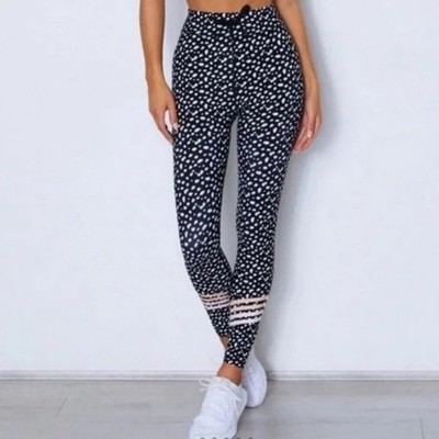 SARAH'S DAY x White Fox Active white and black 101 Daydreamer leggings S