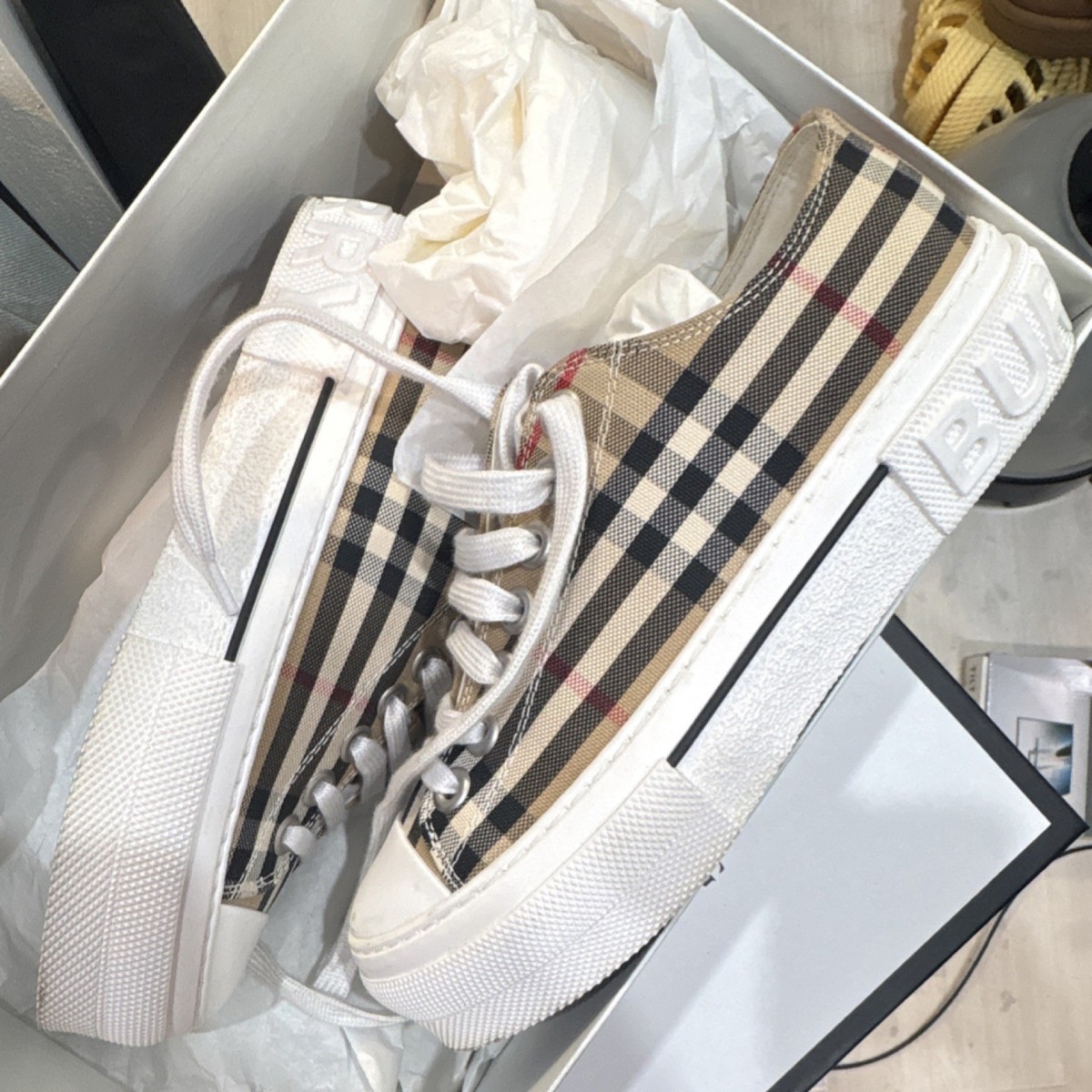 Burberry Vintage Check Low Top Sneakers Beige Black White Lace Up