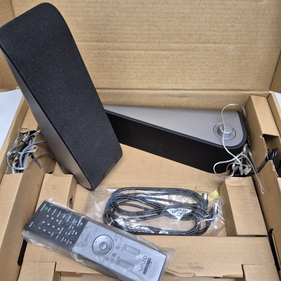 Estación de acoplamiento replicadora de puertos Sony VAIO VGP-PRAV1 con altavoces y control remoto VGP-SP5 Foto 2 de 4