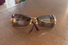 Rare Versace MOD 2028 Medusa Rimless Sunglasses Gold Hyde L'Arc-en-Ciel Wearing