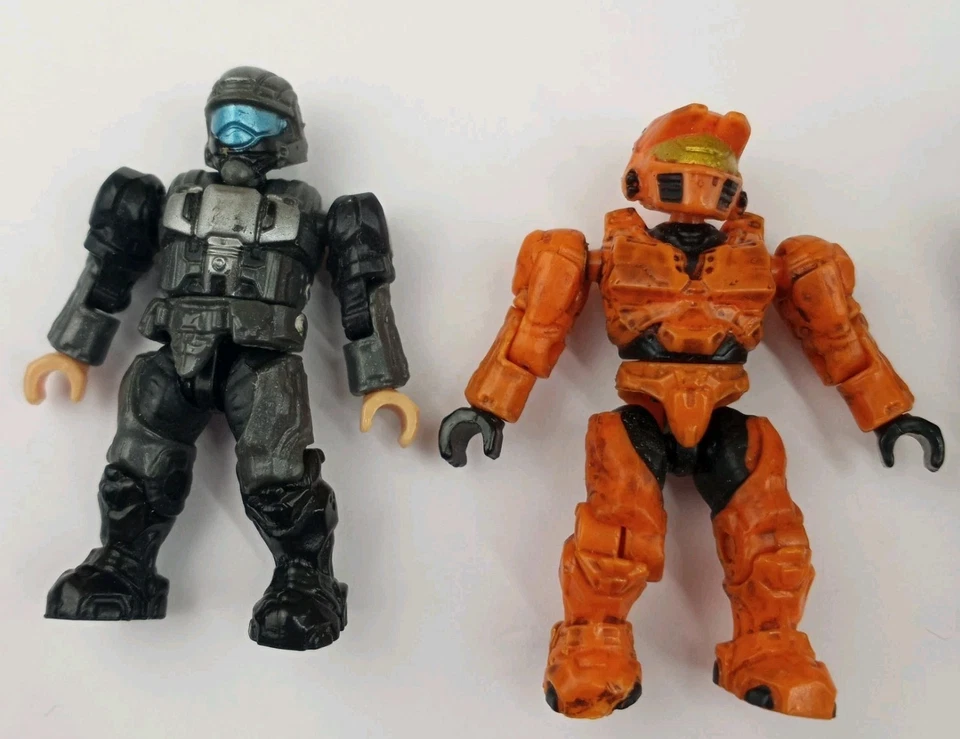 7 Mega Bloks Halo Minifigures With Accessories - Image 2 of 4