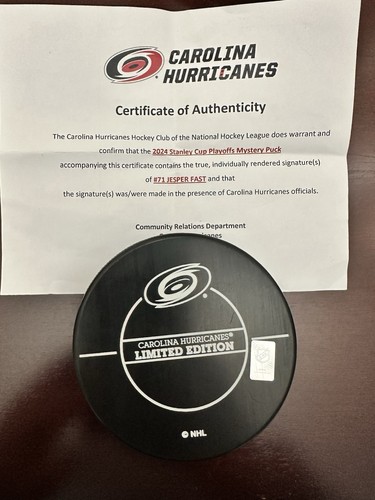 Carolina Hurricanes 2024 Stanley Cup Playoff Mystery Puck signiert von Jesper Fast - Bild 3 von 3