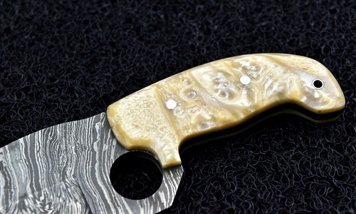 8.5" New Arrivel Custom Handmade Damascus Steel Hunting Skinner Knife Resin. - Picture 5 of 9